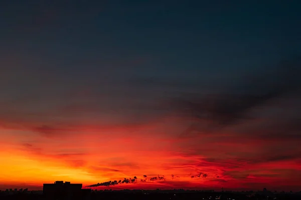 Naranja Puesta Sol Sobre Gran Ciudad — Foto de Stock