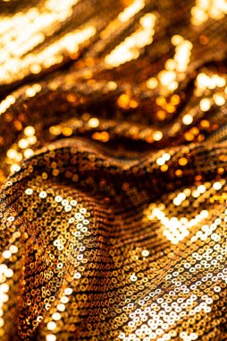  Tatil elbisesi için süslenmiş pullar.