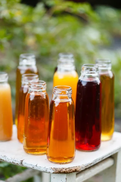 Botellas de jugo —  Fotos de Stock