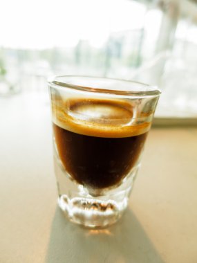 Bir fincan espresso.