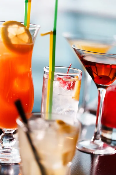 Cocktail in bar — Stockfoto