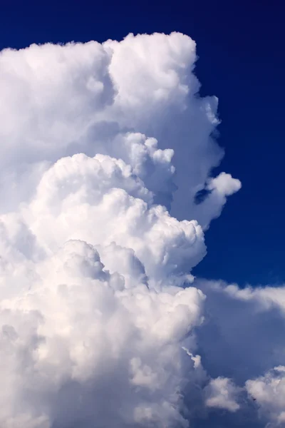 雲と青い空 — ストック写真