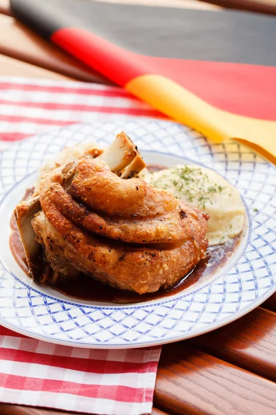 Eisbein with braised cabbage — Stock Photo, Image