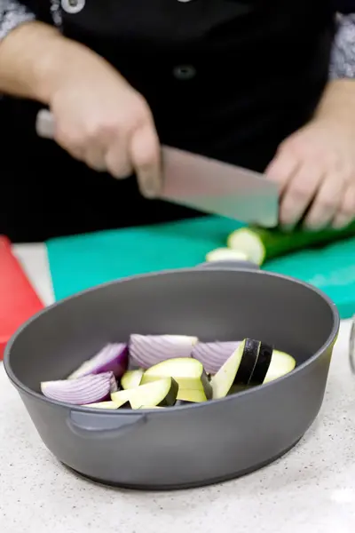 Chef preparing food — Stock Photo, Image