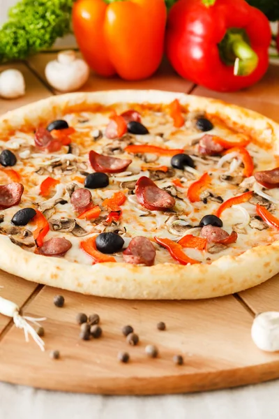 Pizza vom Feinsten — Stockfoto