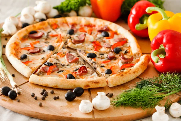 Pizza vom Feinsten — Stockfoto