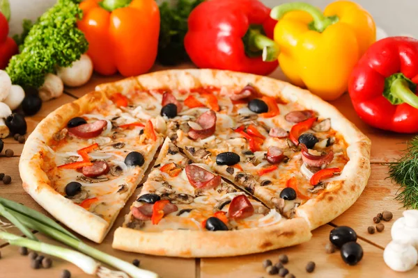 Pizza Suprema — Foto de Stock