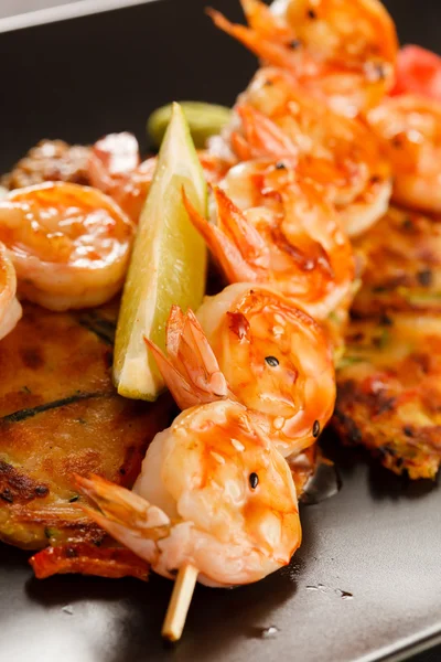 Langostinos escoceses con verduras — Foto de Stock