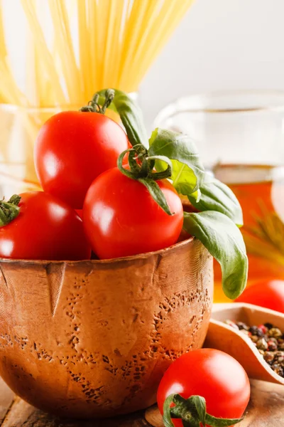 Frische Tomaten — Stockfoto