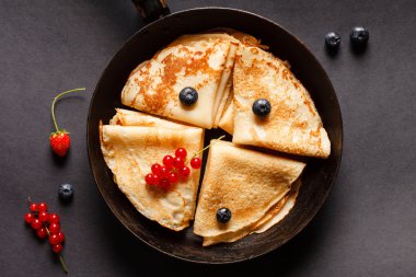 çilek ile Pancakes