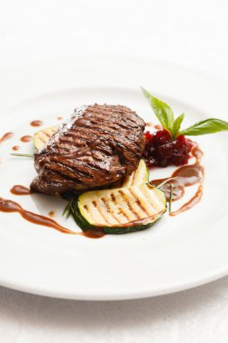 Izgara biftek.