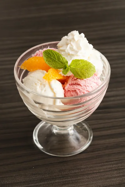 Ice cream with orange — Stock Photo, Image