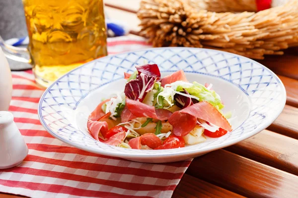 Salat med jamon - Stock-foto