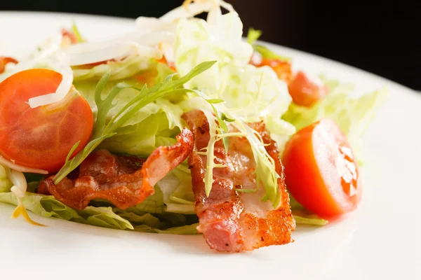 Salad with bacon — Stock Photo, Image