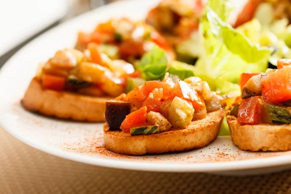 Bruschetta with vegetables — Stock Photo, Image