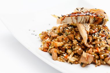 karides ile kahverengi pirinç