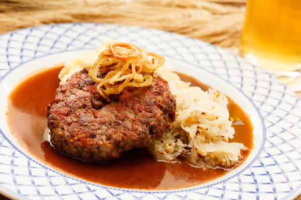 Beef cutlet with mashed potatoes — Stock Photo, Image