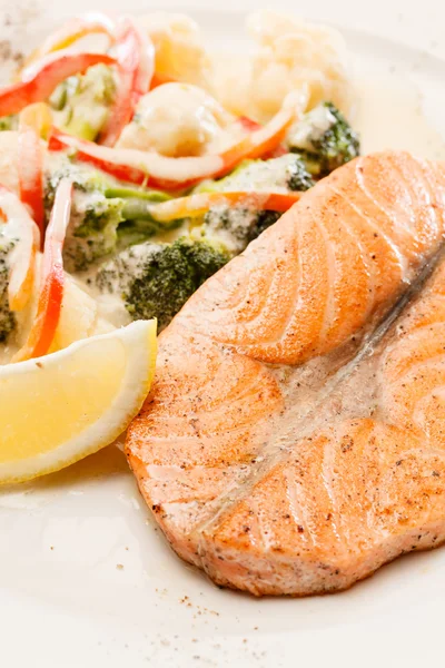 Salmon steak — Stock Photo, Image