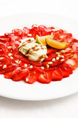 çilek carpaccio
