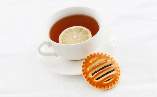 Tea with cookie — Stock Photo, Image