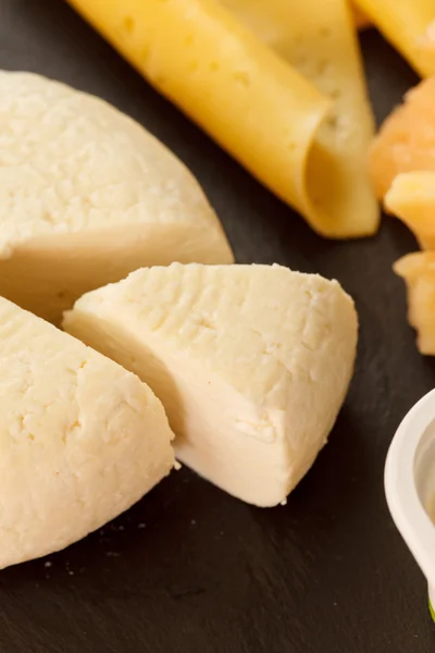 不同种类的奶酪 — 图库照片