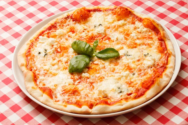 Välsmakande pizza — Stockfoto