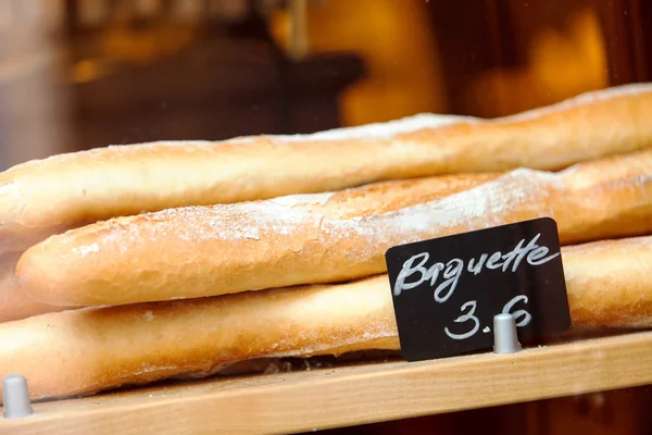 Stokbrood in bakkerij — Stockfoto