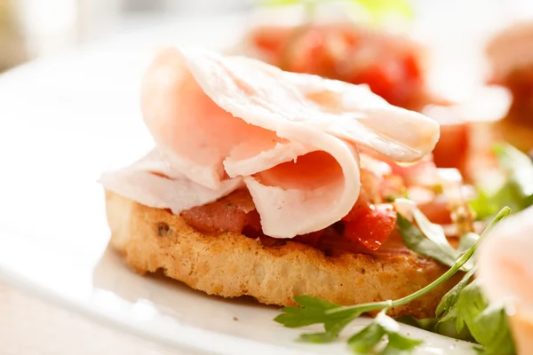 Bruschetta met tomaat — Stockfoto