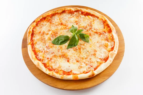 Pizza margherita — Stockfoto