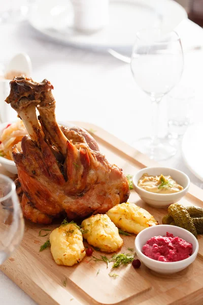 Roasted pork knuckle — Stock Photo, Image