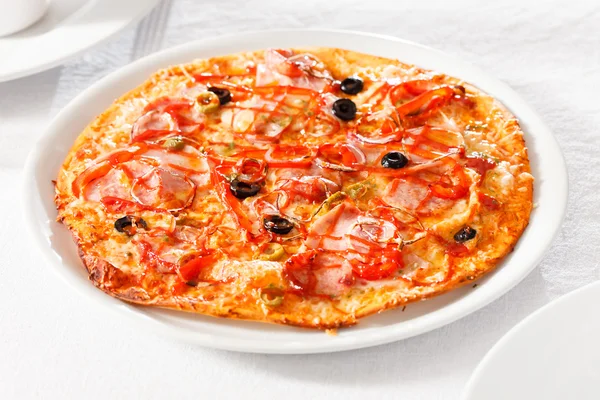 Välsmakande pizza — Stockfoto