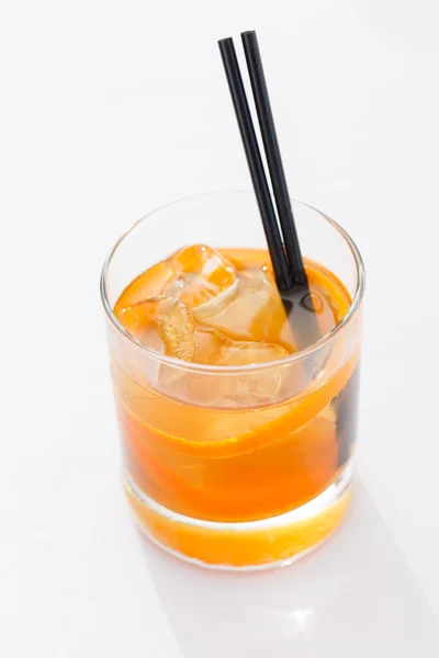 Cóctel con naranja — Foto de Stock