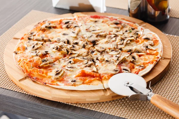 Leckere Pizza — Stockfoto