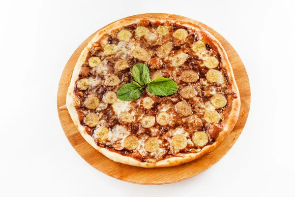 Pizza mit Banane — Stockfoto