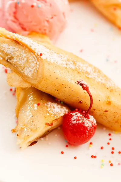 Crêpes à la crème glacée — Photo