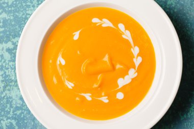 Balkabağı çorbası.