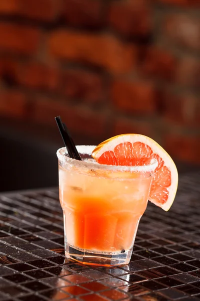 Cocktail with grapefruit — Stock Photo, Image