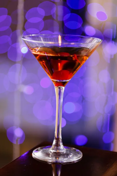 Cocktail in bar — Stockfoto