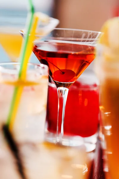 Cocktail in bar — Stock Photo, Image