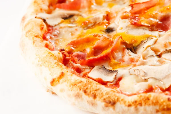 Smakelijke pizza — Stockfoto