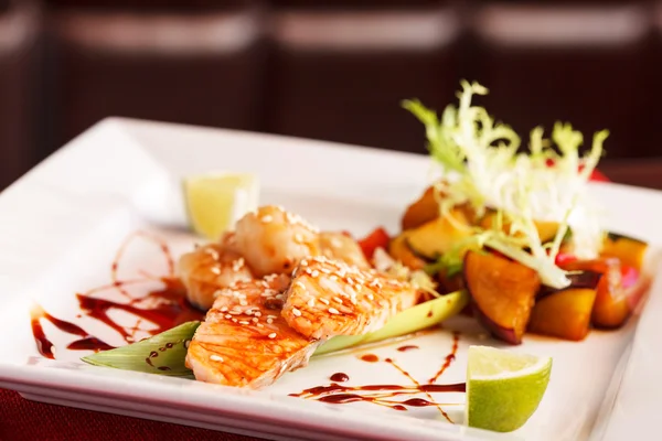 Seafood plate — Stock Photo, Image