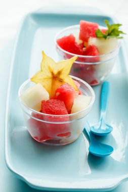 meyve salatası kaseler