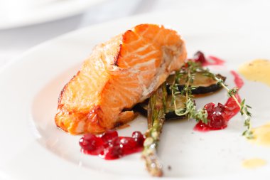 sebzeli somon bifteği