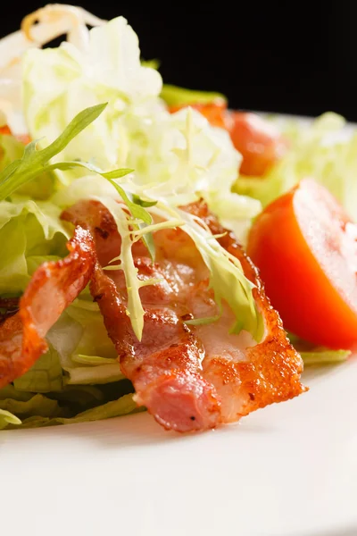 Salad with bacon — Stock Photo, Image