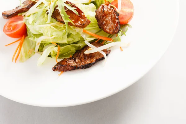 Japanischer Salat auf Teller — Stockfoto