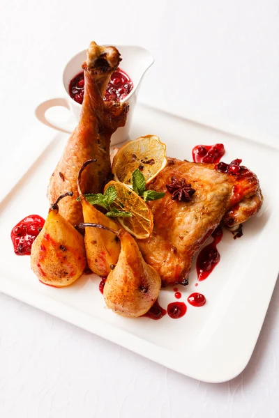 Garnished roasted turkey — Stock Photo, Image