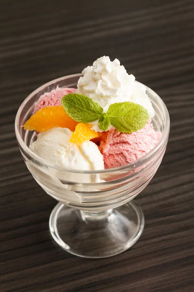 Ice cream with orange — Stock Photo, Image