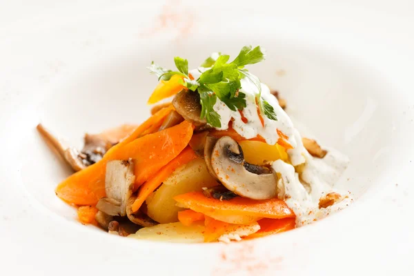 Champignons à la carotte et pommes de terre — Photo