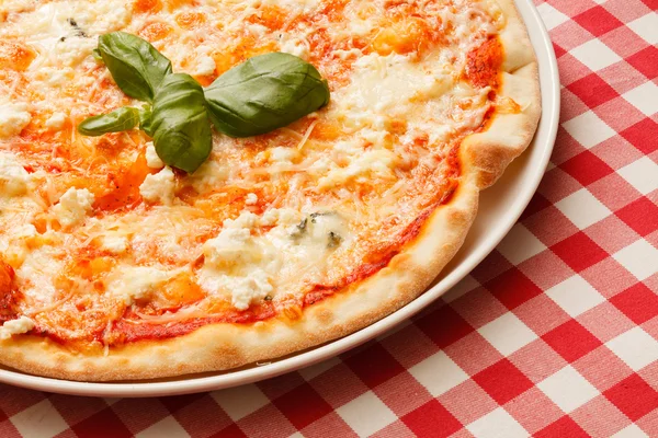 Pizza saporita — Foto Stock