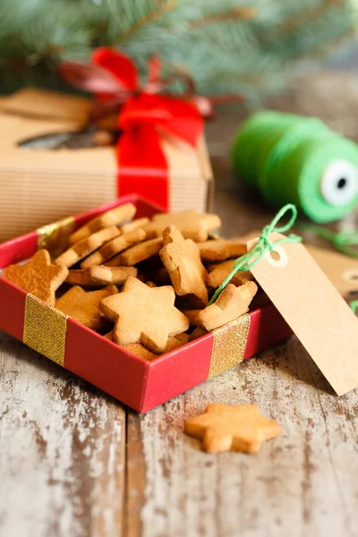 Cadou de Crăciun cu cookie-uri — Fotografie, imagine de stoc